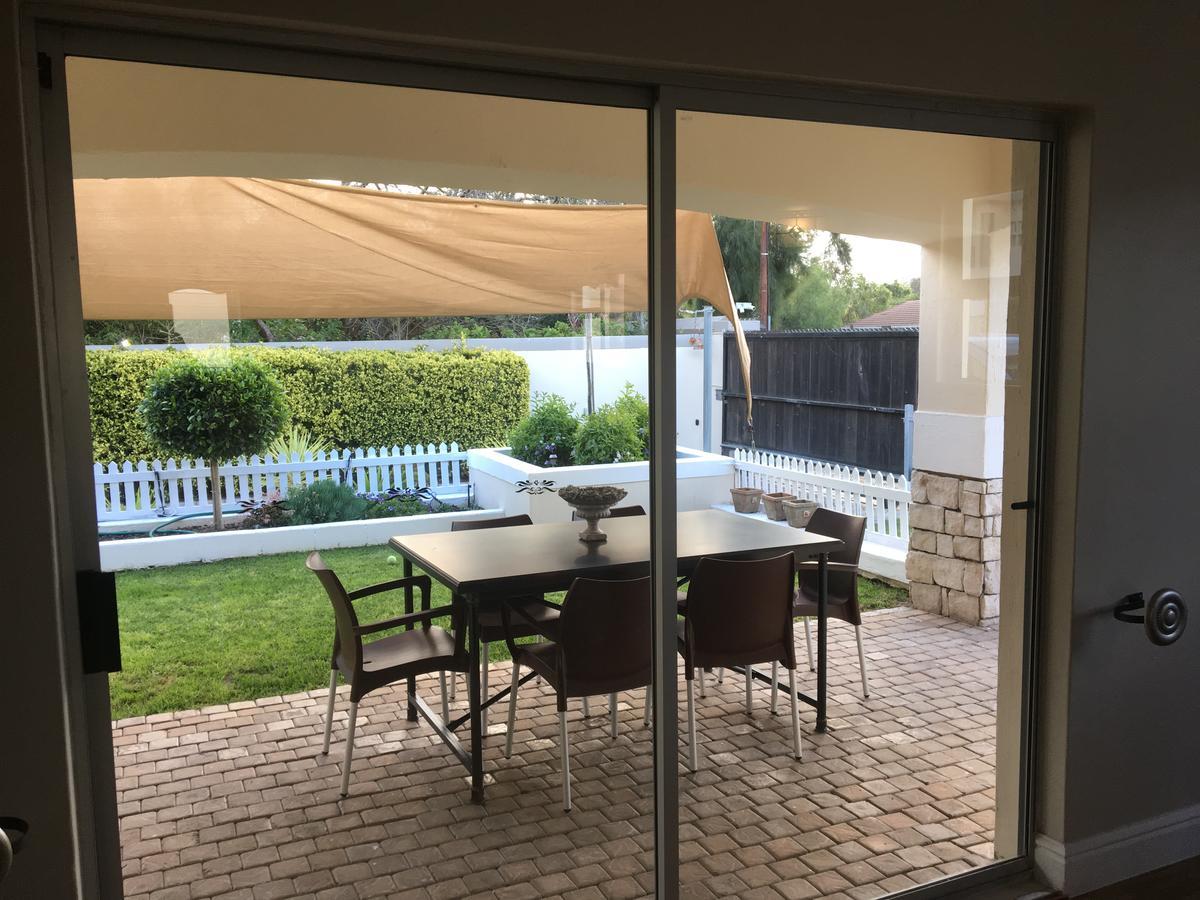 African Palm Cottage And Guesthouse Durbanville Exterior photo